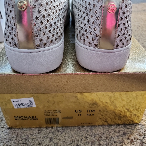 Michael Kors Slip On shoes - Picture 2 of 3